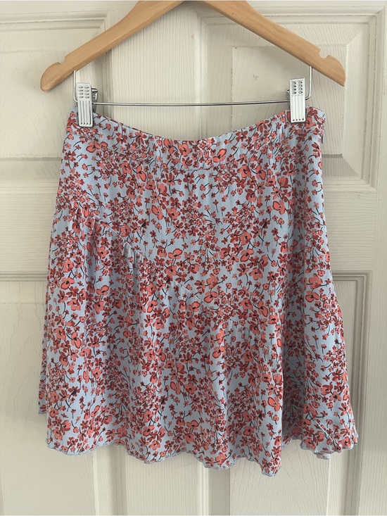 H&M Dresses & Skirts - H&M Light Blue A-line Skirt with Coral Floral Pattern